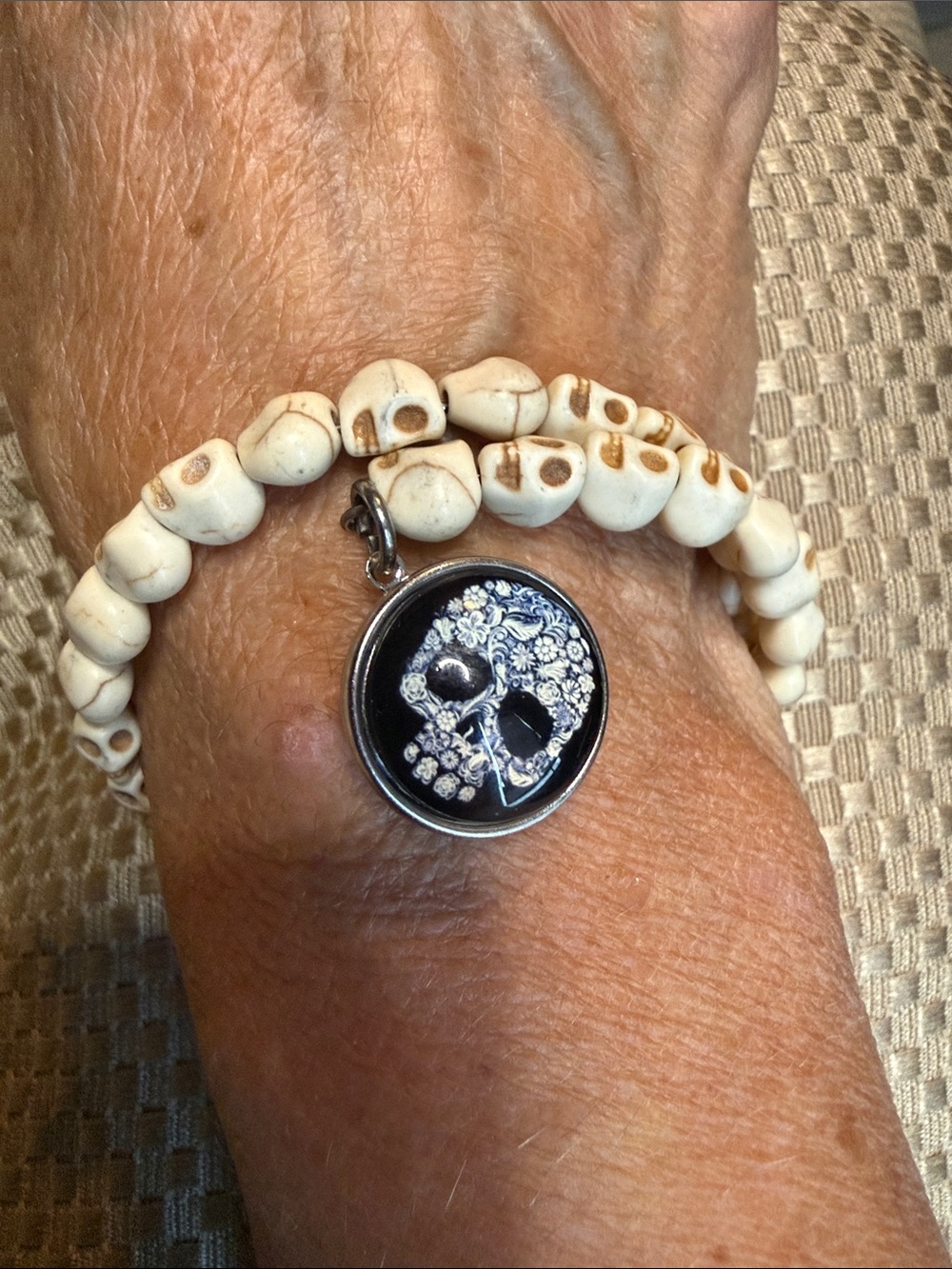 Snap White Skull Bead Bracelet with Black Floral Skull Snap